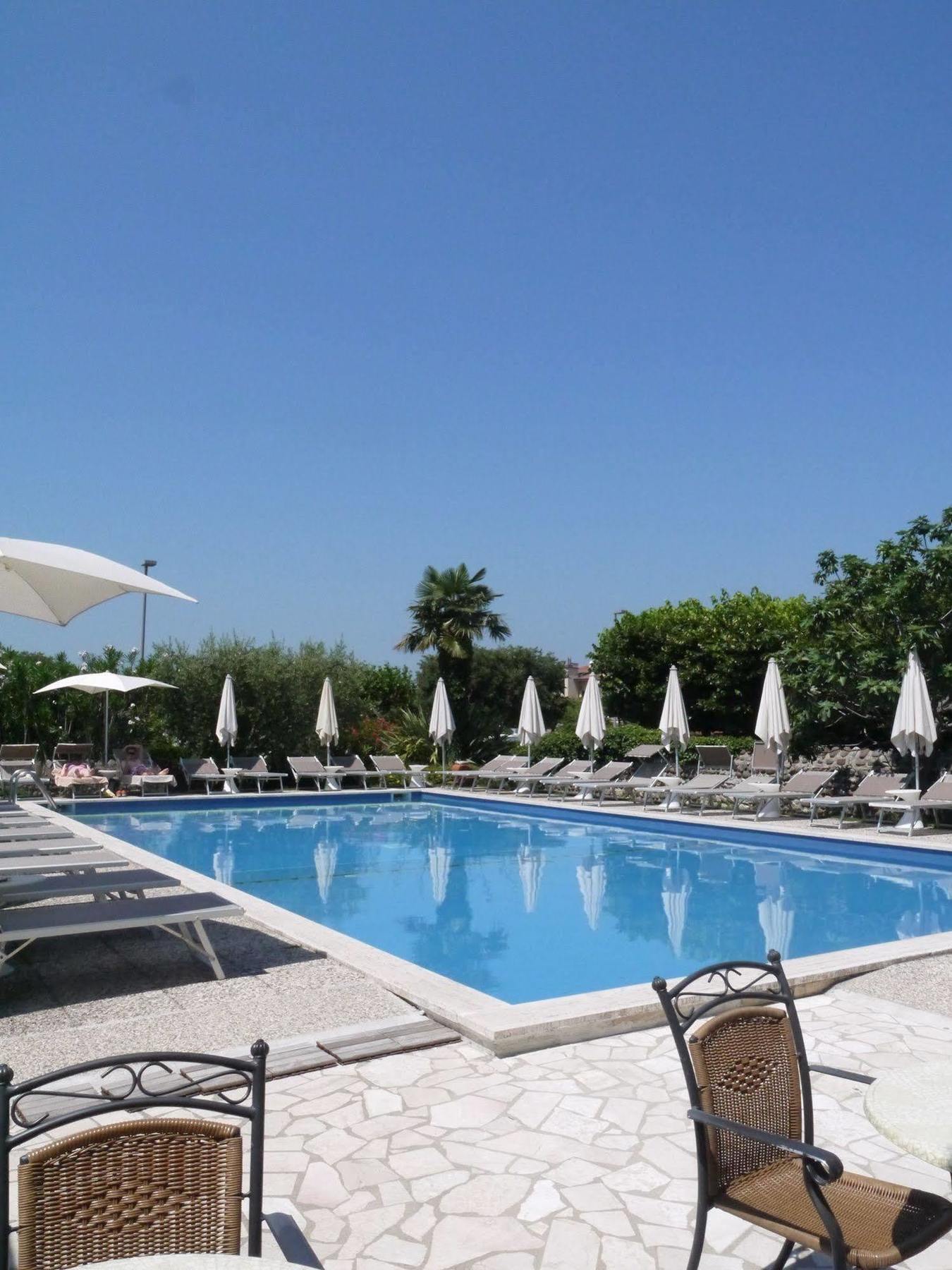 Hotel Ca' Mura Bardolino Bagian luar foto